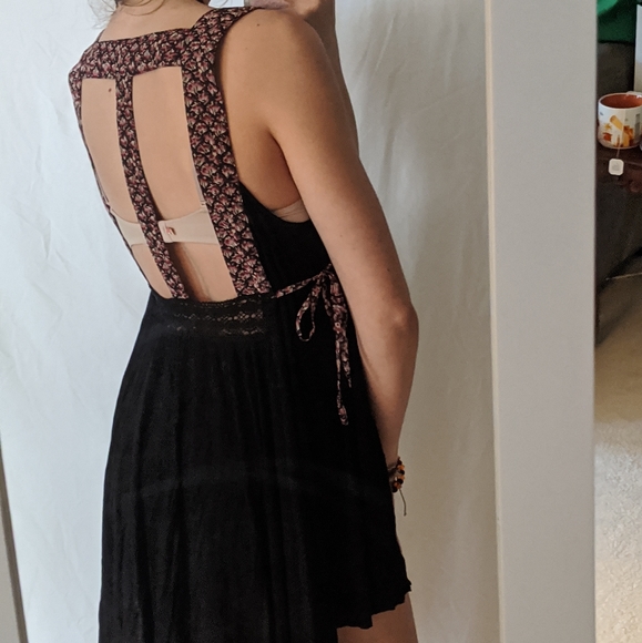 Smock Dress with open back panels - Picture 2 of 4